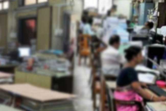 රාජ්‍ය නිලධාරීන් හදිසියේ මාරු කිරීමක් ගැන සජබයෙන් අනාවරණයක්