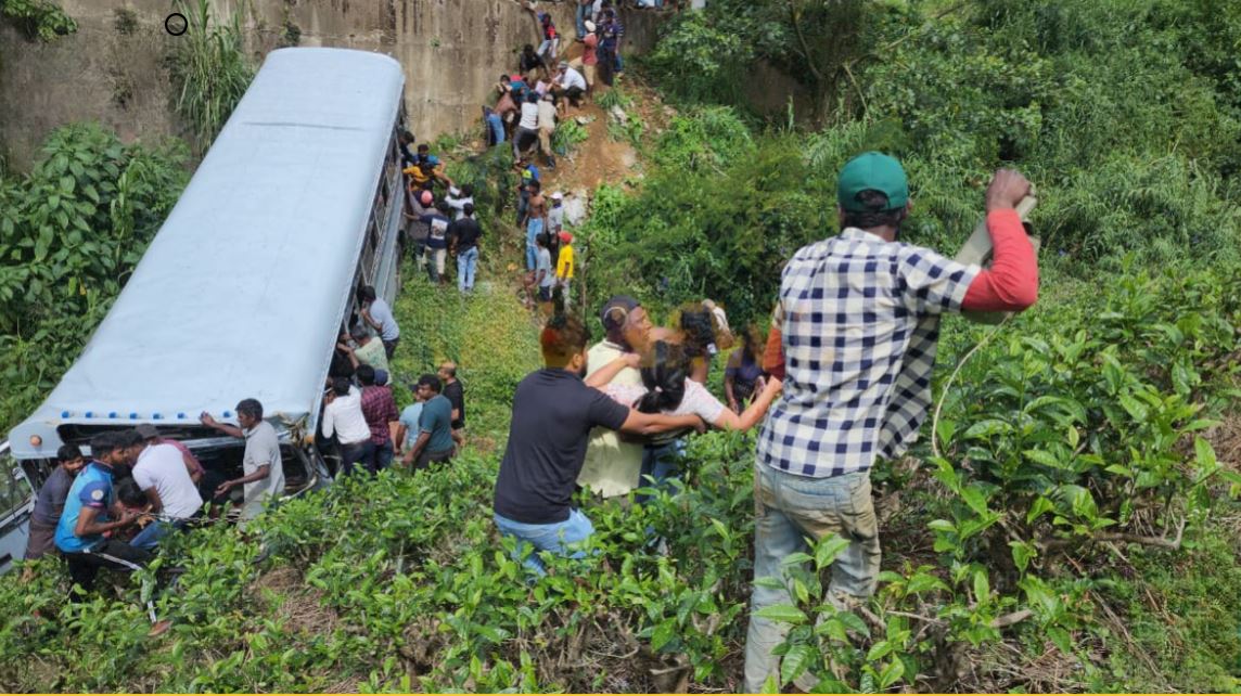 හැටන් බස් රථ අනතුරින් 3ක් මරුට