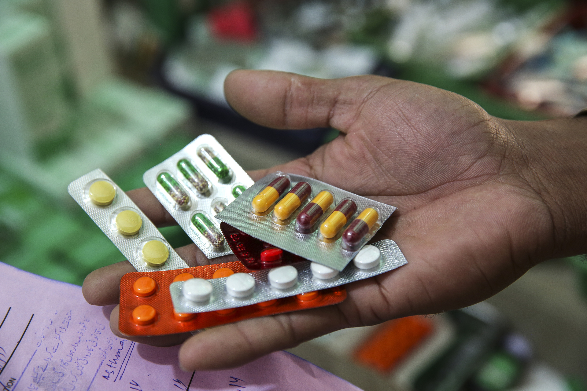 බාල ඖෂධ ගැන ප්‍රකාශයට විරෝධය
